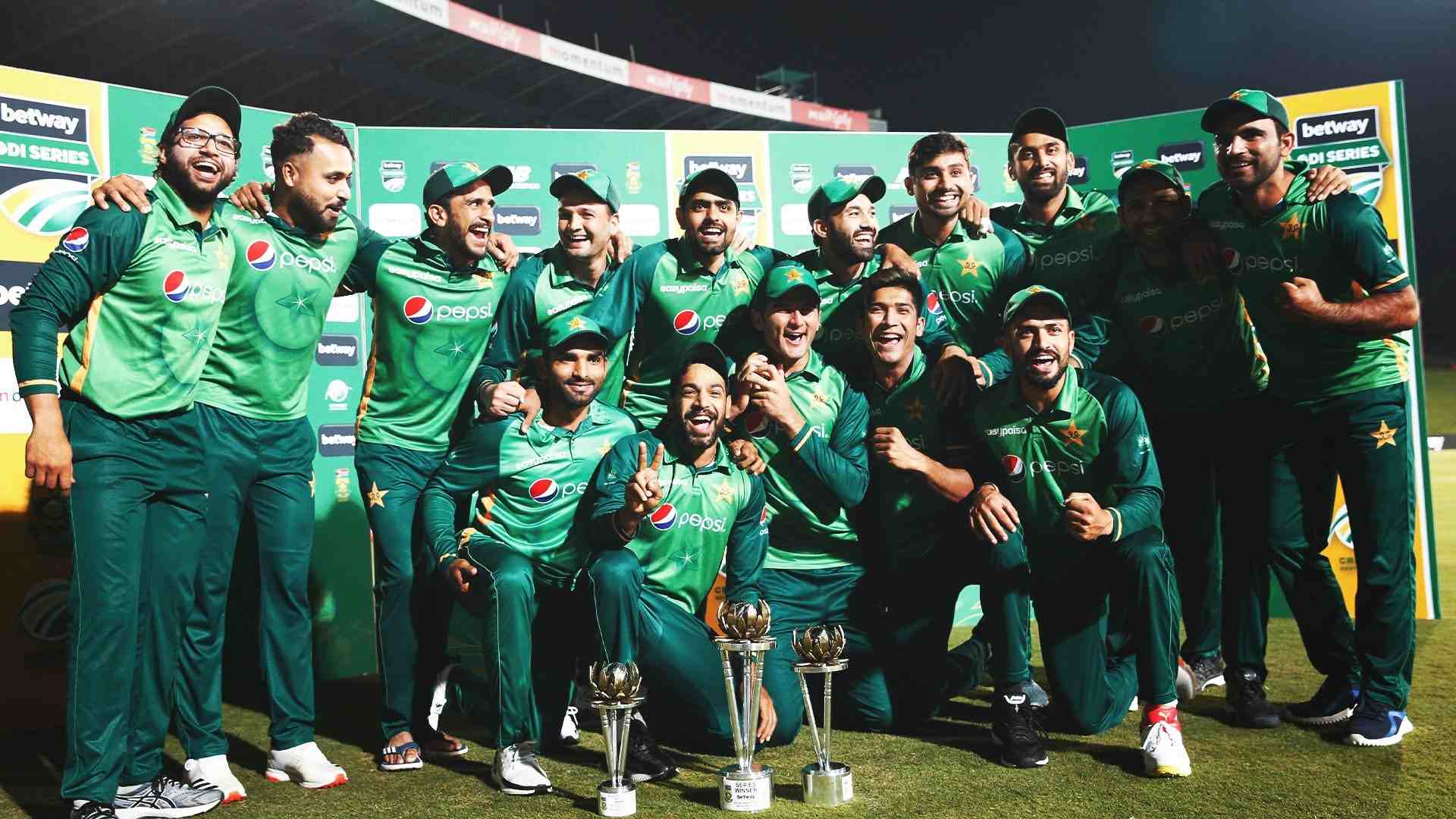 Pakistan celebrate ODI series triumph. (Image Credit: Twitter/@ICC)