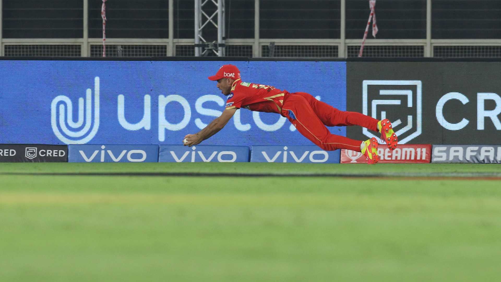 Ravi Bishnoi pulled off a stunning catch. (Image Credit: Twitter/@PunjabKingsIPL)