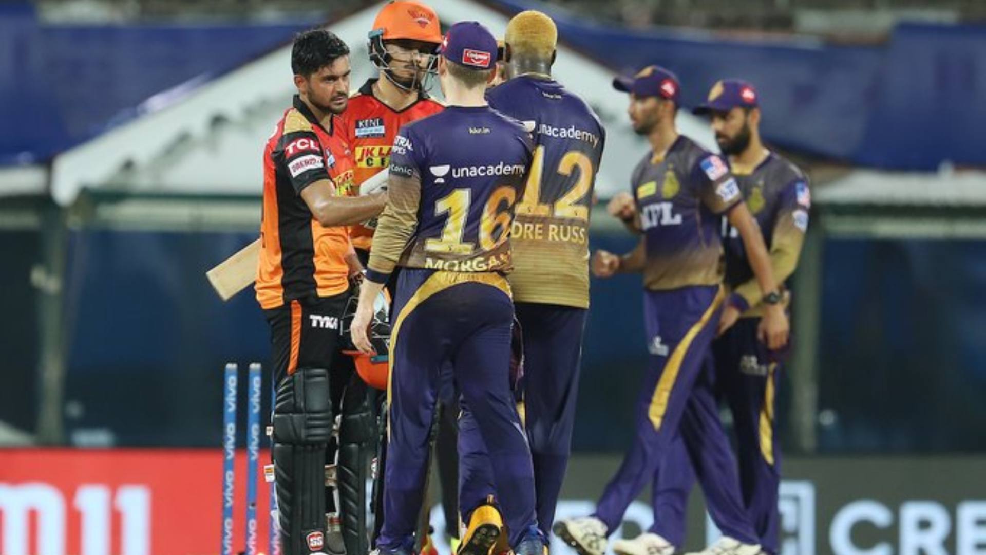 KKR and SRH players after the match. (Image credit: IPL Twitter)