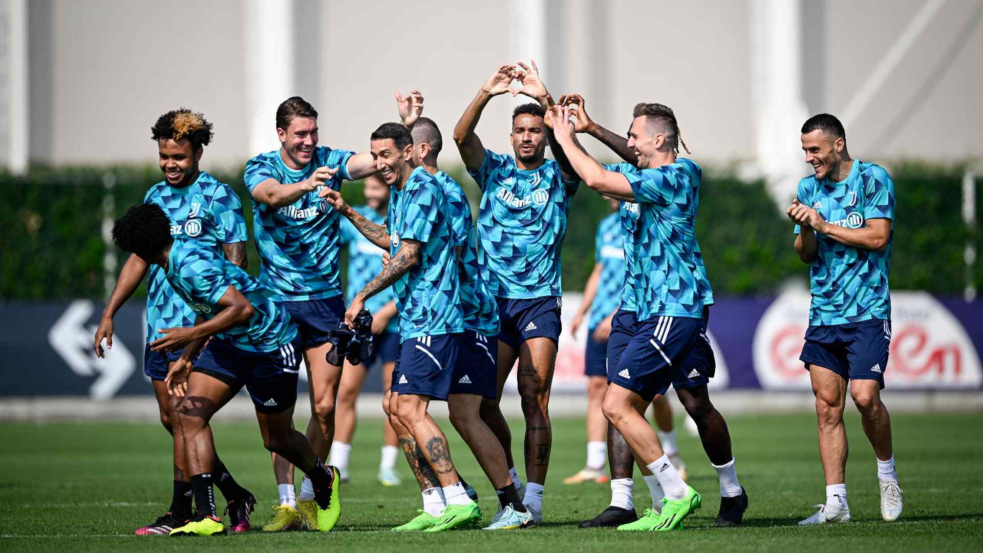 File photo of Juventus players during a training session; Credit: Twitter/@juventusfcen