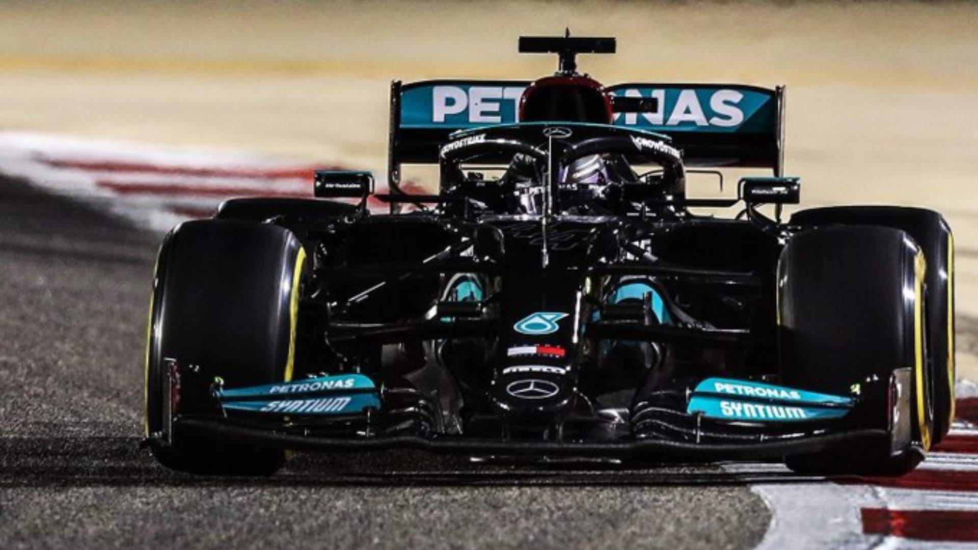 Lewis Hamilton and Max Verstappen were caught in a controversy over the track limit in Bahrain in 2021 F1 season.